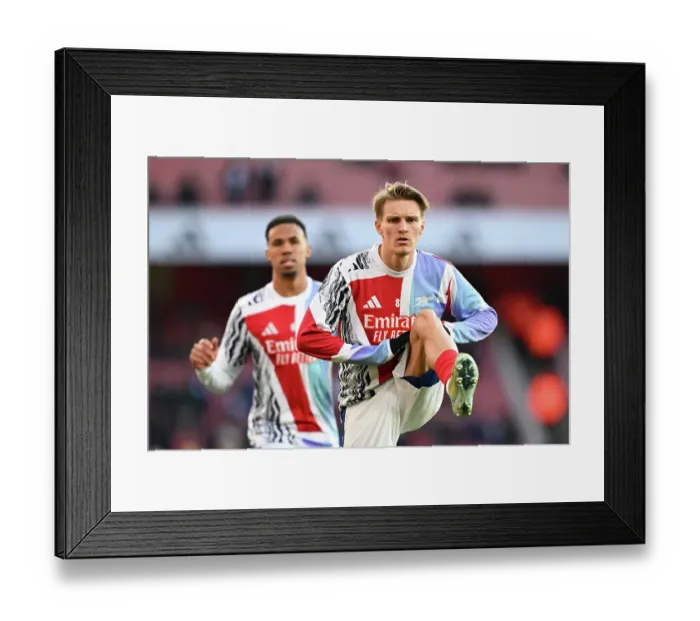 Framed Print : Arsenal FC v Manchester City FC - Premier League Framed Print : Arsenal FC v Manchester City FC - Premier League