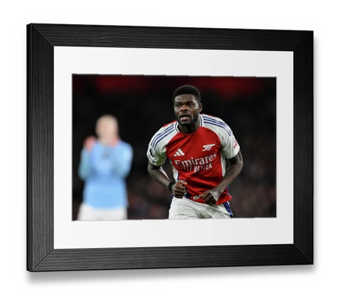 Framed Print : Arsenal FC v Manchester City FC - Premier League