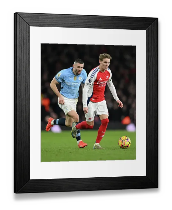 Framed Print : Arsenal FC v Manchester City FC - Premier League