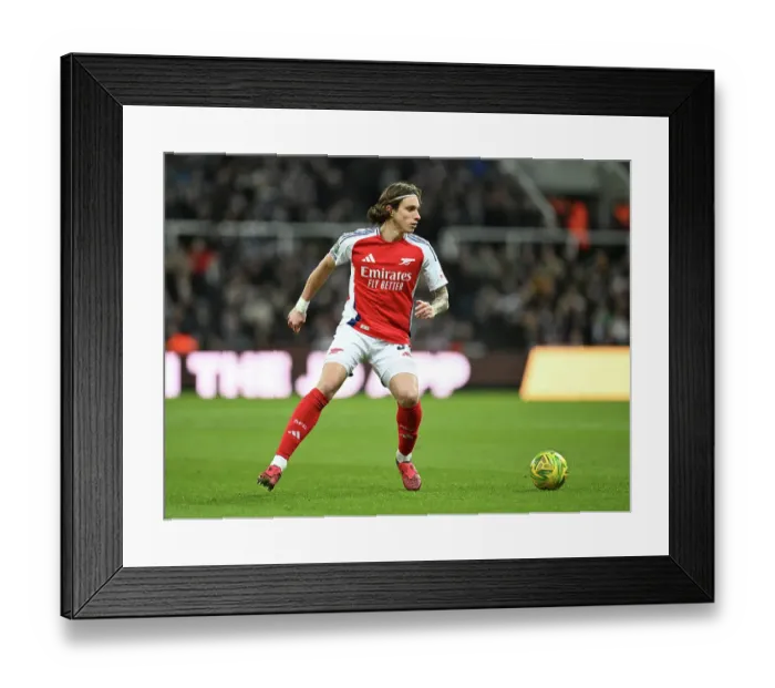 Framed Print : Newcastle United v Arsenal - Carabao Cup Semi Final Second Leg Framed Print : Newcastle United v Arsenal - Carabao Cup Semi Final Second Leg