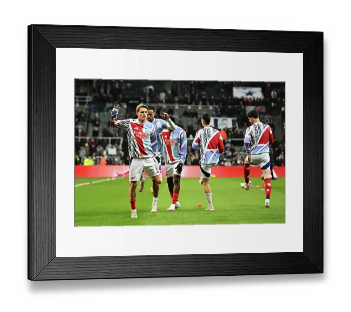 Framed Print : Newcastle United v Arsenal - Carabao Cup Semi Final Second Leg