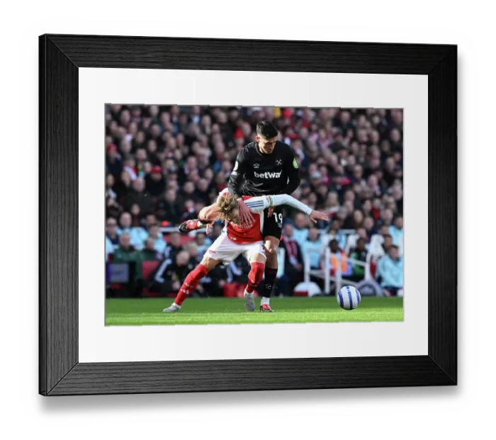 Framed Print : Arsenal FC v West Ham United FC - Premier League Framed Print : Arsenal FC v West Ham United FC - Premier League