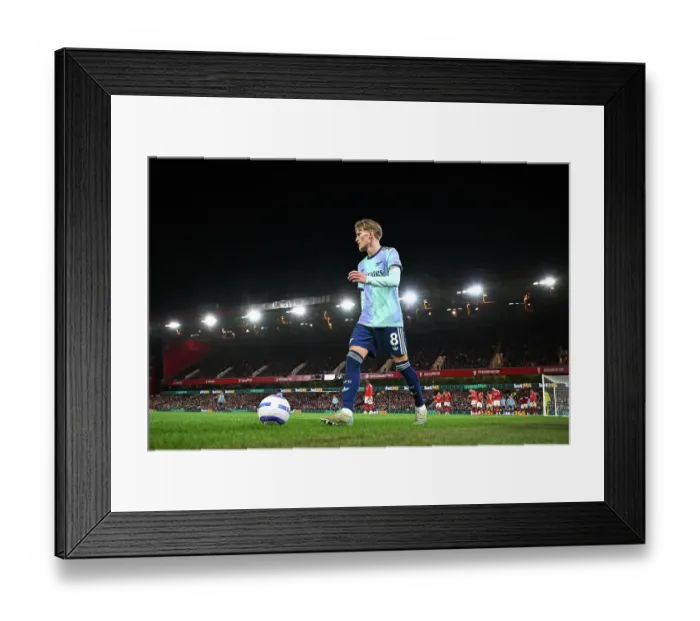 Framed Print : Nottingham Forest FC v Arsenal FC - Premier League
