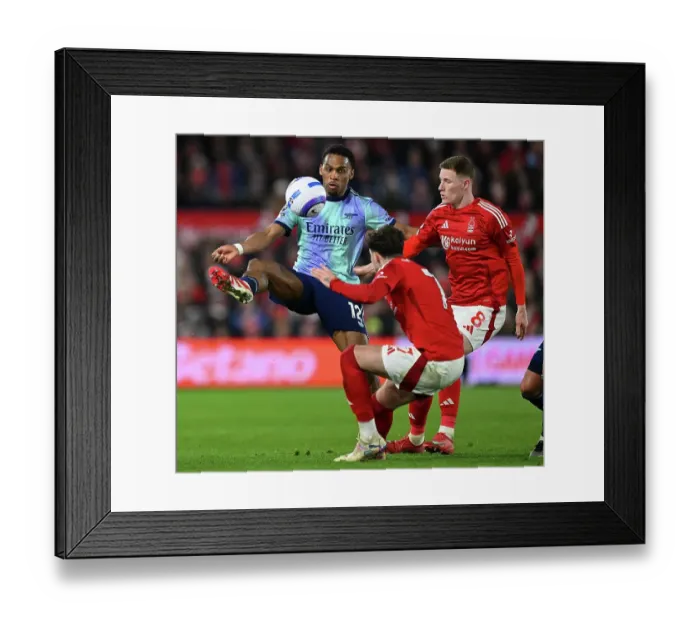 Framed Print : Nottingham Forest FC v Arsenal FC - Premier League