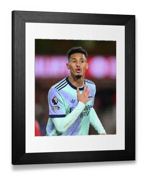 Framed Print : Nottingham Forest FC v Arsenal FC - Premier League Framed Print : Nottingham Forest FC v Arsenal FC - Premier League