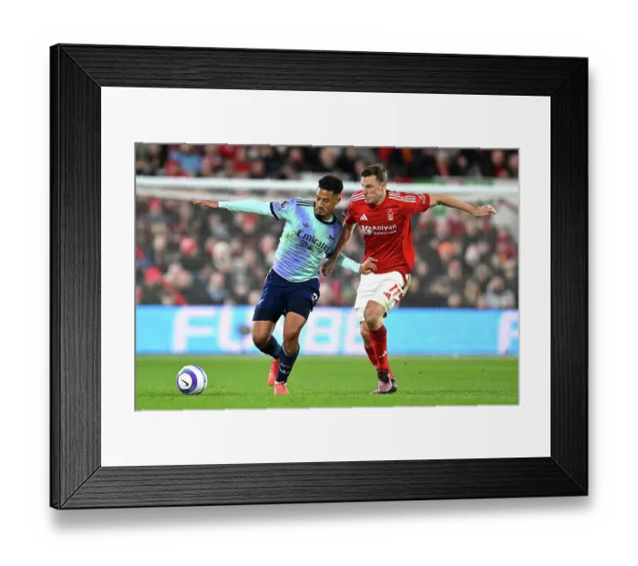 Framed Print : Nottingham Forest FC v Arsenal FC - Premier League Framed Print : Nottingham Forest FC v Arsenal FC - Premier League