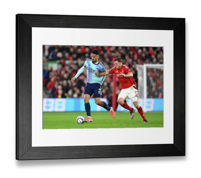 Framed Print : Nottingham Forest FC v Arsenal FC - Premier League Framed Print : Nottingham Forest FC v Arsenal FC - Premier League