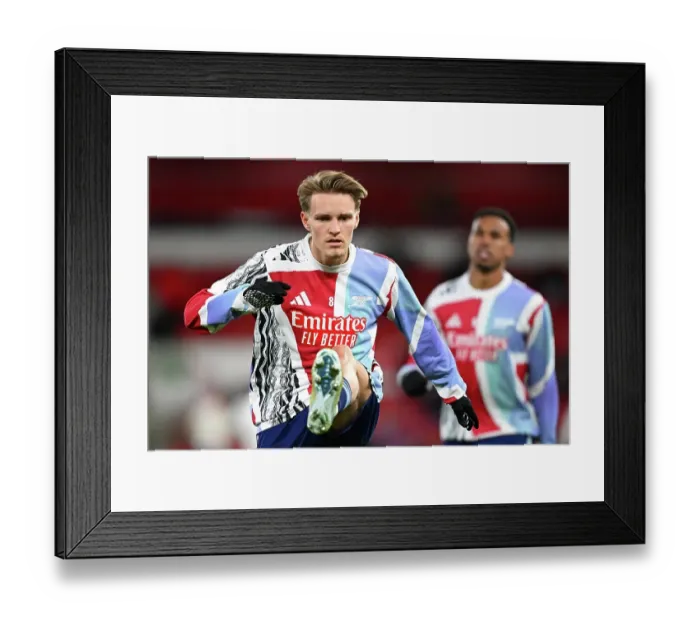 Framed Print : Nottingham Forest FC v Arsenal FC - Premier League Framed Print : Nottingham Forest FC v Arsenal FC - Premier League