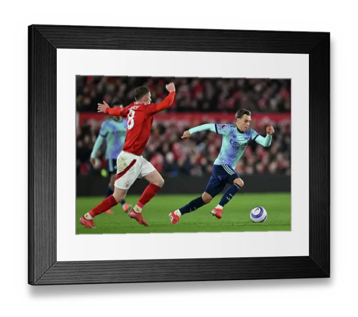 Framed Print : Nottingham Forest FC v Arsenal FC - Premier League Framed Print : Nottingham Forest FC v Arsenal FC - Premier League