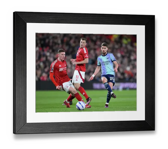 Framed Print : Nottingham Forest FC v Arsenal FC - Premier League Framed Print : Nottingham Forest FC v Arsenal FC - Premier League