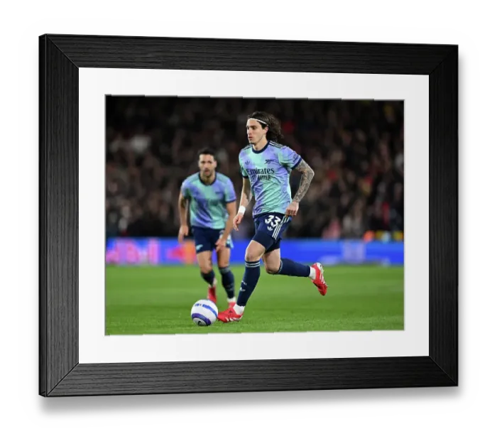 Framed Print : Nottingham Forest FC v Arsenal FC - Premier League Framed Print : Nottingham Forest FC v Arsenal FC - Premier League