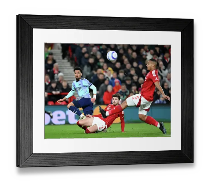 Framed Print : Nottingham Forest FC v Arsenal FC - Premier League Framed Print : Nottingham Forest FC v Arsenal FC - Premier League