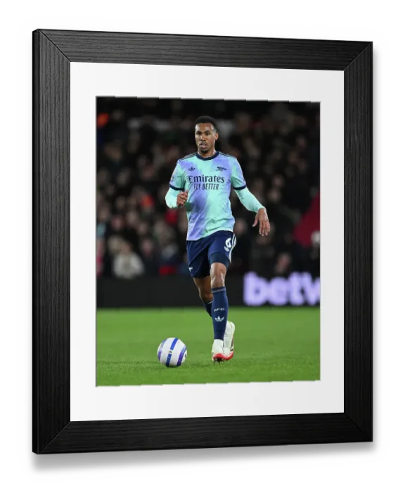 Framed Print : Nottingham Forest FC v Arsenal FC - Premier League Framed Print : Nottingham Forest FC v Arsenal FC - Premier League