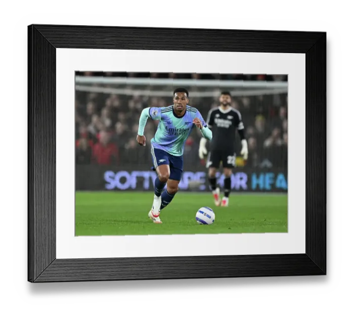 Framed Print : Nottingham Forest FC v Arsenal FC - Premier League Framed Print : Nottingham Forest FC v Arsenal FC - Premier League