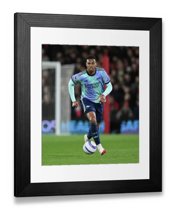 Framed Print : Nottingham Forest FC v Arsenal FC - Premier League