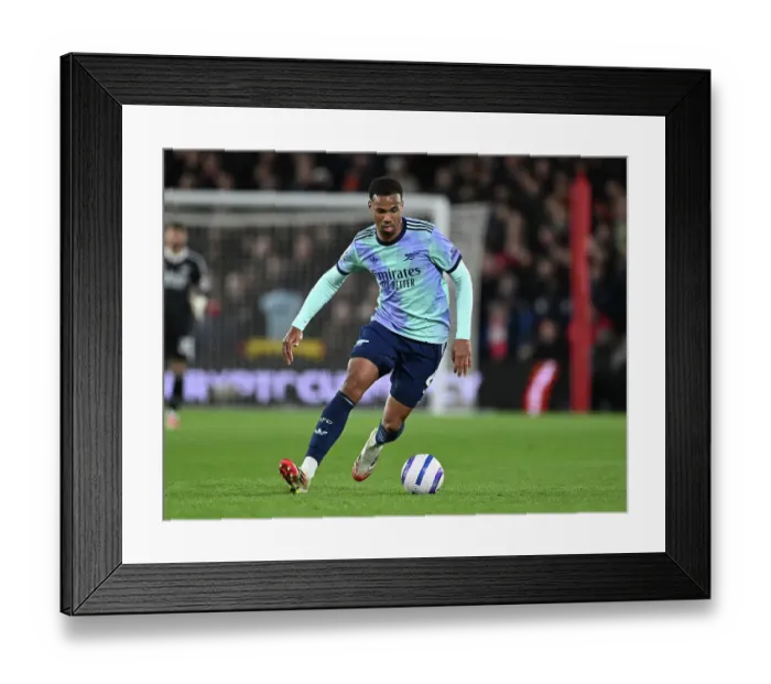 Framed Print : Nottingham Forest FC v Arsenal FC - Premier League Framed Print : Nottingham Forest FC v Arsenal FC - Premier League