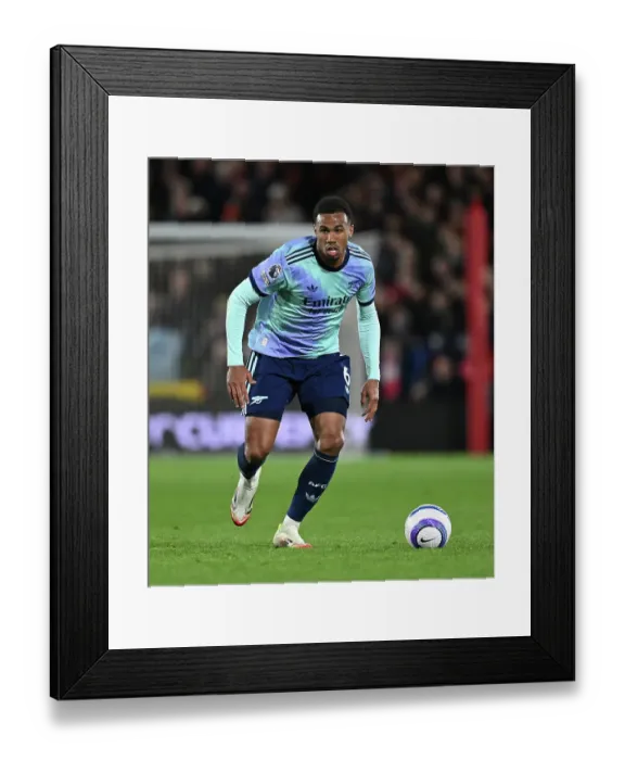 Framed Print : Nottingham Forest FC v Arsenal FC - Premier League
