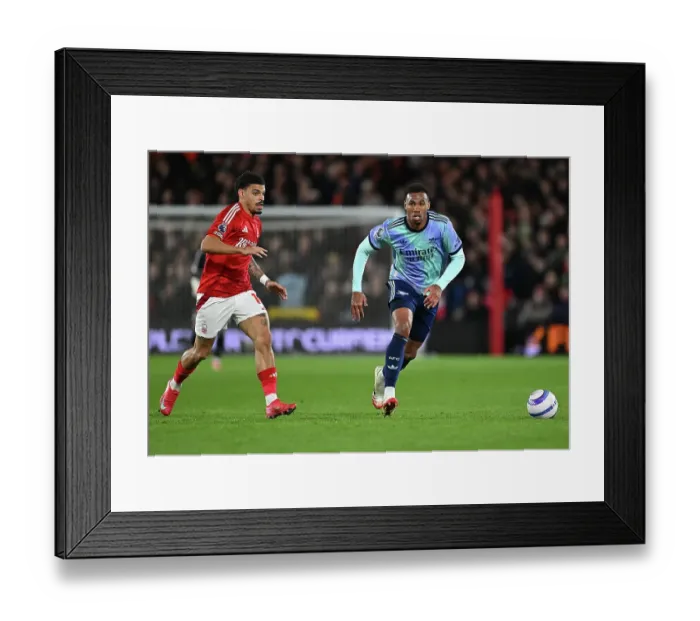 Framed Print : Nottingham Forest FC v Arsenal FC - Premier League Framed Print : Nottingham Forest FC v Arsenal FC - Premier League
