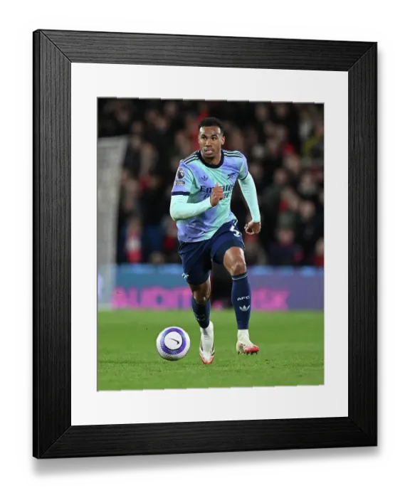 Framed Print : Nottingham Forest FC v Arsenal FC - Premier League