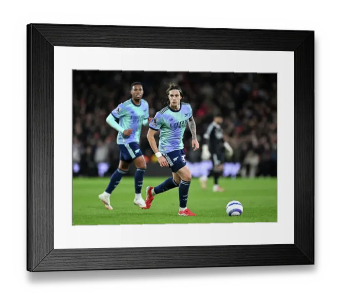 Framed Print : Nottingham Forest FC v Arsenal FC - Premier League