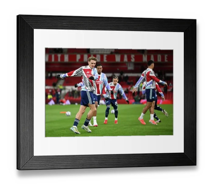 Framed Print : Nottingham Forest FC v Arsenal FC - Premier League Framed Print : Nottingham Forest FC v Arsenal FC - Premier League
