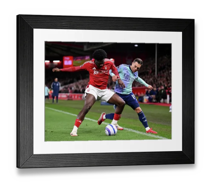Framed Print : Nottingham Forest FC v Arsenal FC - Premier League Framed Print : Nottingham Forest FC v Arsenal FC - Premier League