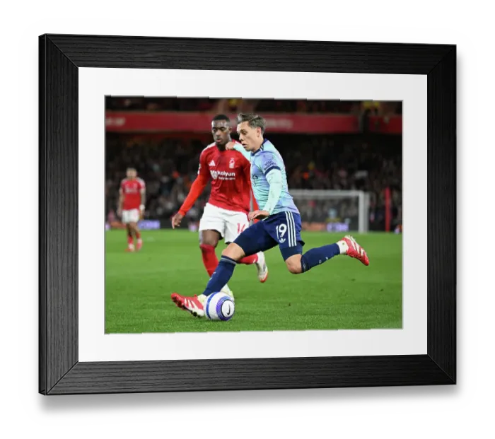 Framed Print : Nottingham Forest FC v Arsenal FC - Premier League