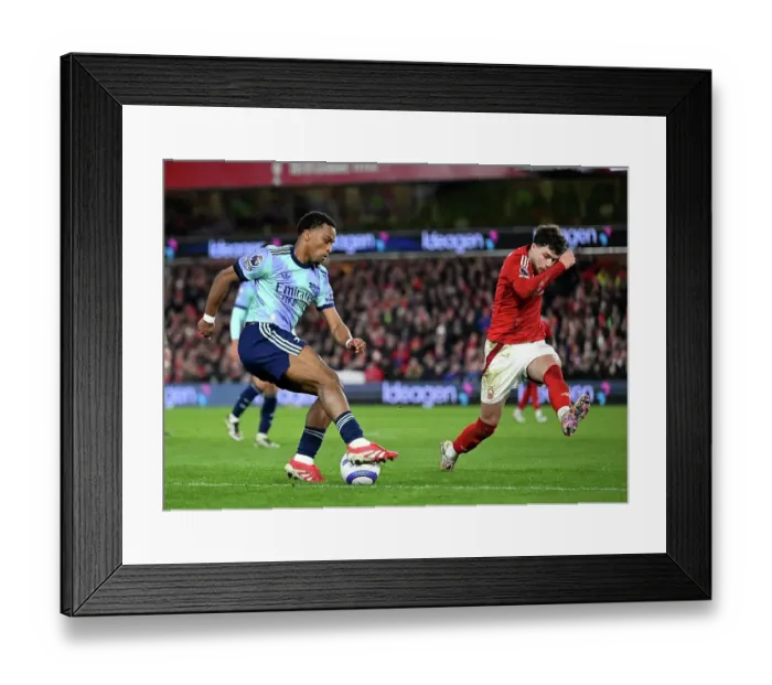 Framed Print : Nottingham Forest FC v Arsenal FC - Premier League Framed Print : Nottingham Forest FC v Arsenal FC - Premier League