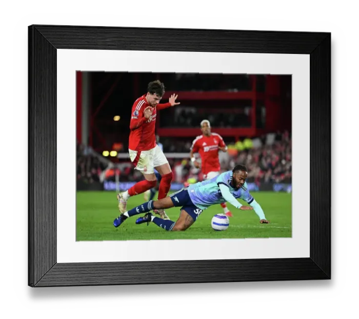 Framed Print : Nottingham Forest FC v Arsenal FC - Premier League