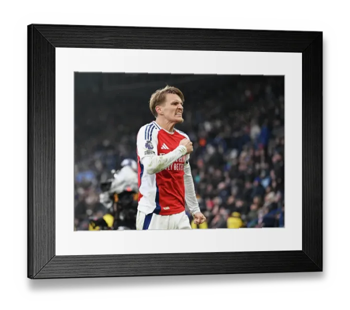 Framed Print : Leicester City FC v Arsenal FC - Premier League Framed Print : Leicester City FC v Arsenal FC - Premier League