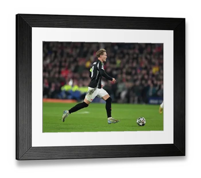 Framed Print : PSV Eindhoven v Arsenal FC - UEFA Champions League 2024 / 25 Round of 16 First Leg