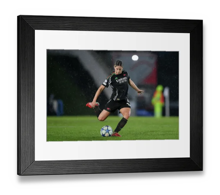 Framed Print : Real Madrid CF v Arsenal FC - UEFA Women's Champions League Quarter Finals First Leg Real Madrid CF v Arsenal FC - UEFA Women's Champions League Quarter Finals First Leg