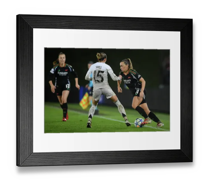 Framed Print : Real Madrid CF v Arsenal FC - UEFA Women's Champions League Quarter Finals First Leg Real Madrid CF v Arsenal FC - UEFA Women's Champions League Quarter Finals First Leg