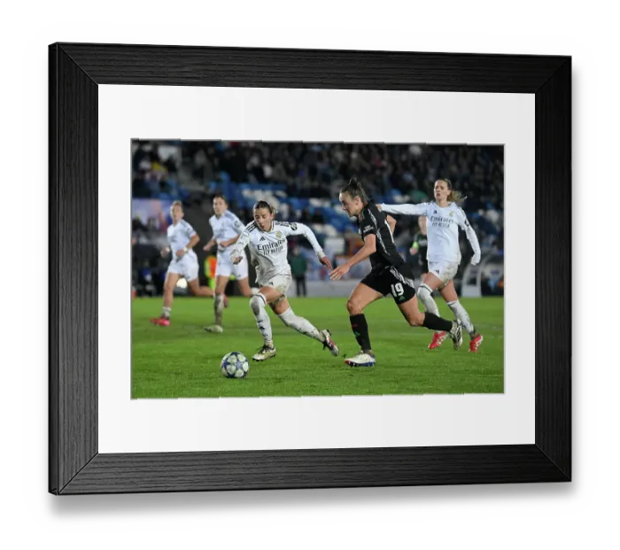 Framed Print : Real Madrid CF v Arsenal FC - UEFA Women's Champions League Quarter Finals First Leg Real Madrid CF v Arsenal FC - UEFA Women's Champions League Quarter Finals First Leg