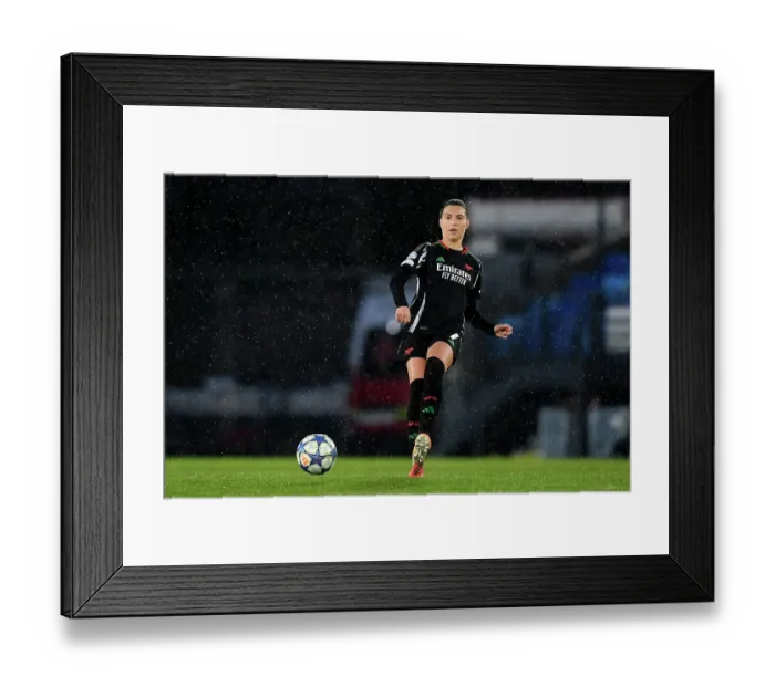 Framed Print : Real Madrid CF v Arsenal FC - UEFA Women's Champions League Quarter Finals First Leg Real Madrid CF v Arsenal FC - UEFA Women's Champions League Quarter Finals First Leg