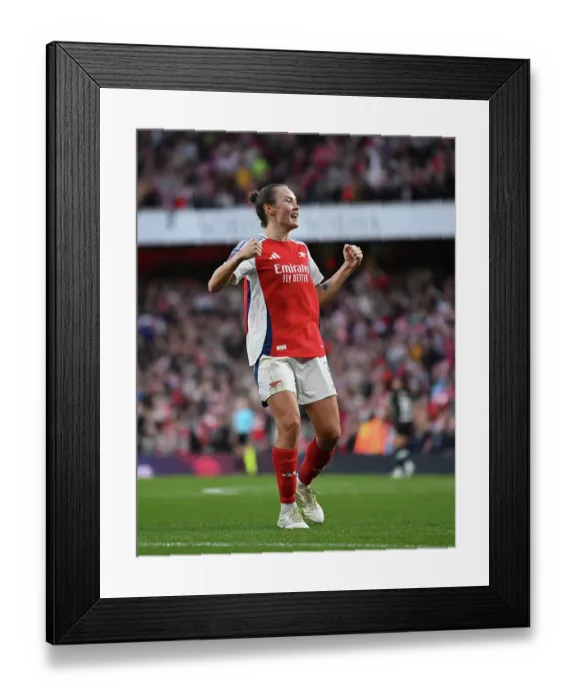 Framed Print : Arsenal FC v Liverpool FC - Barclays Women's Super League Arsenal FC v Liverpool FC - Barclays Women's Super League Framed Print : Arsenal FC v Liverpool FC - Barclays Women's Super League Arsenal FC v Liverpool FC - Barclays Women's Super League