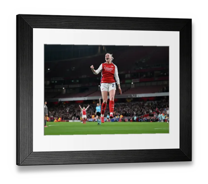 Framed Print : Arsenal FC v Real Madrid CF - UEFA Women's Champions League Quarter Finals Second Leg Framed Print : Arsenal FC v Real Madrid CF - UEFA Women's Champions League Quarter Finals Second Leg