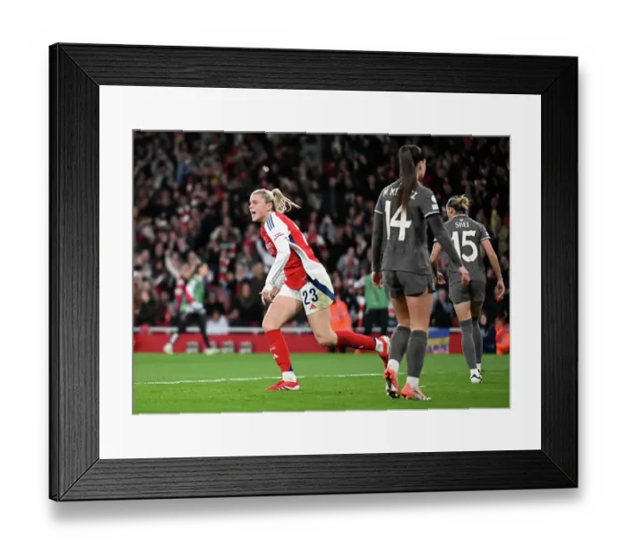 Framed Print : Arsenal FC v Real Madrid CF - UEFA Women's Champions League Quarter Finals Second Leg Framed Print : Arsenal FC v Real Madrid CF - UEFA Women's Champions League Quarter Finals Second Leg