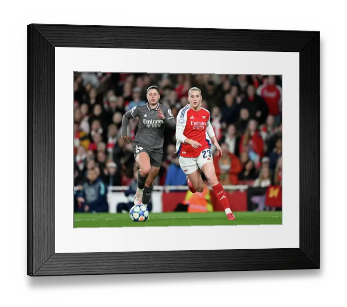 Framed Print : Arsenal FC v Real Madrid CF - UEFA Women's Champions League Quarter Finals Second Leg Framed Print : Arsenal FC v Real Madrid CF - UEFA Women's Champions League Quarter Finals Second Leg
