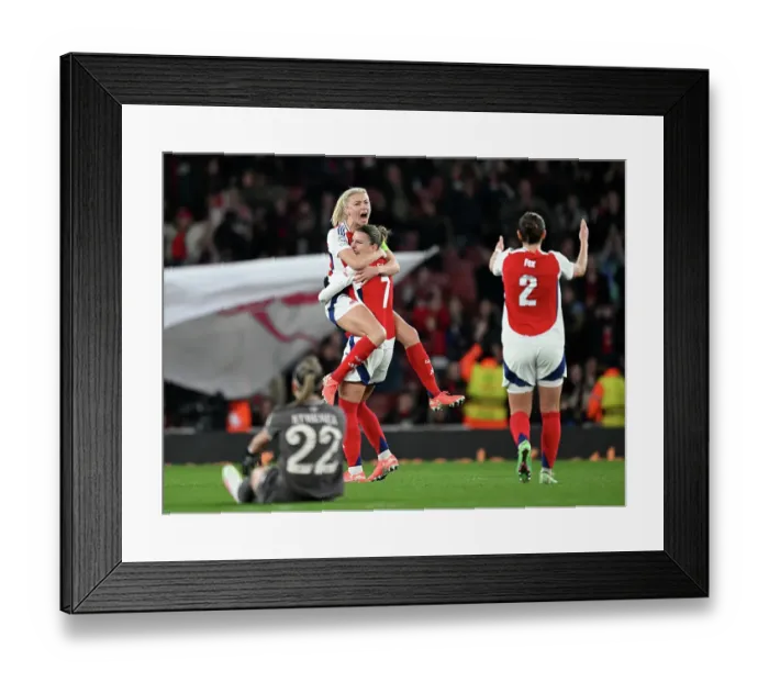Framed Print : Arsenal FC v Real Madrid CF - UEFA Women's Champions League Quarter Finals Second Leg Framed Print : Arsenal FC v Real Madrid CF - UEFA Women's Champions League Quarter Finals Second Leg