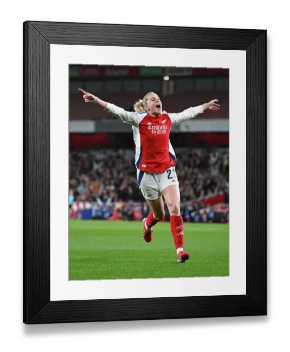 Framed Print : Arsenal FC v Real Madrid CF - UEFA Women's Champions League Quarter Finals Second Leg Arsenal FC v Real Madrid CF - UEFA Women's Champions League Quarter Finals Second Leg