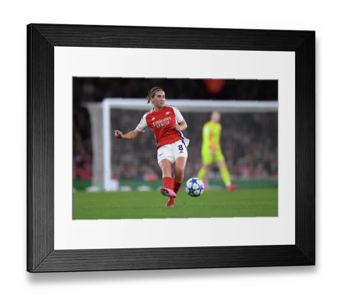 Framed Print : Arsenal FC v Real Madrid CF - UEFA Women's Champions League Quarter Finals Second Leg Arsenal FC v Real Madrid CF - UEFA Women's Champions League Quarter Finals Second Leg