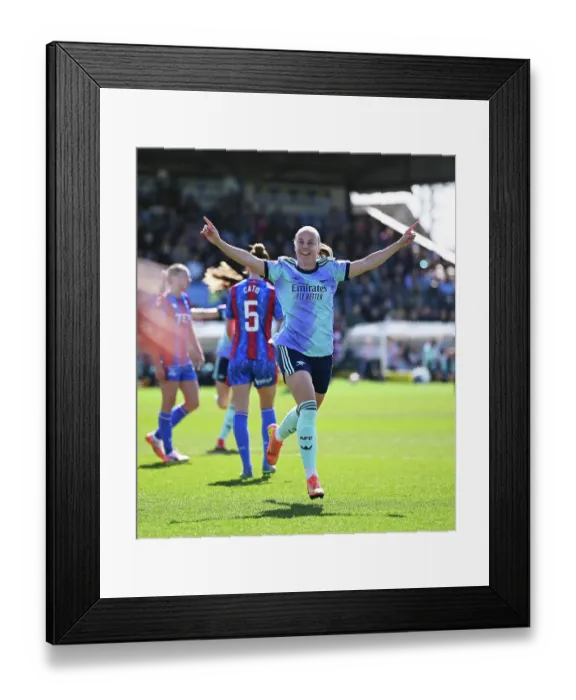 Framed Print : Crystal Palace v Arsenal FC - Barclays Women's Super League Crystal Palace v Arsenal FC - Barclays Women's Super League