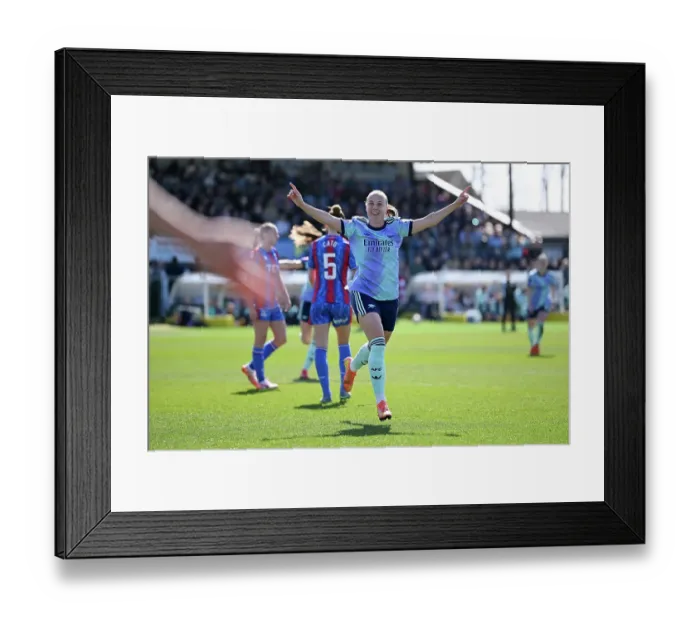 Framed Print : Crystal Palace v Arsenal FC - Barclays Women's Super League Crystal Palace v Arsenal FC - Barclays Women's Super League