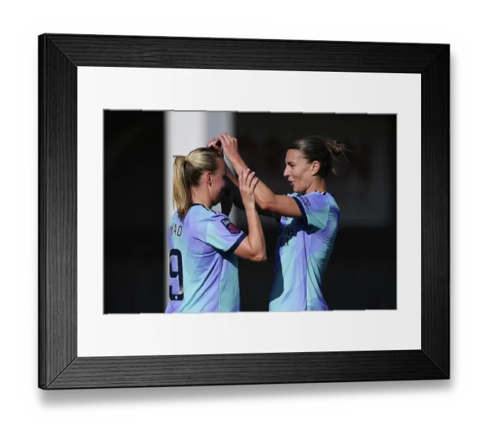 Framed Print : Crystal Palace v Arsenal FC - Barclays Women's Super League Crystal Palace v Arsenal FC - Barclays Women's Super League