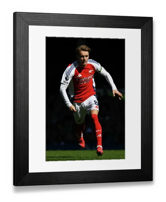 Framed Print : Everton FC v Arsenal FC - Premier League