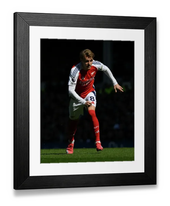 Framed Print : Everton FC v Arsenal FC - Premier League Framed Print : Everton FC v Arsenal FC - Premier League
