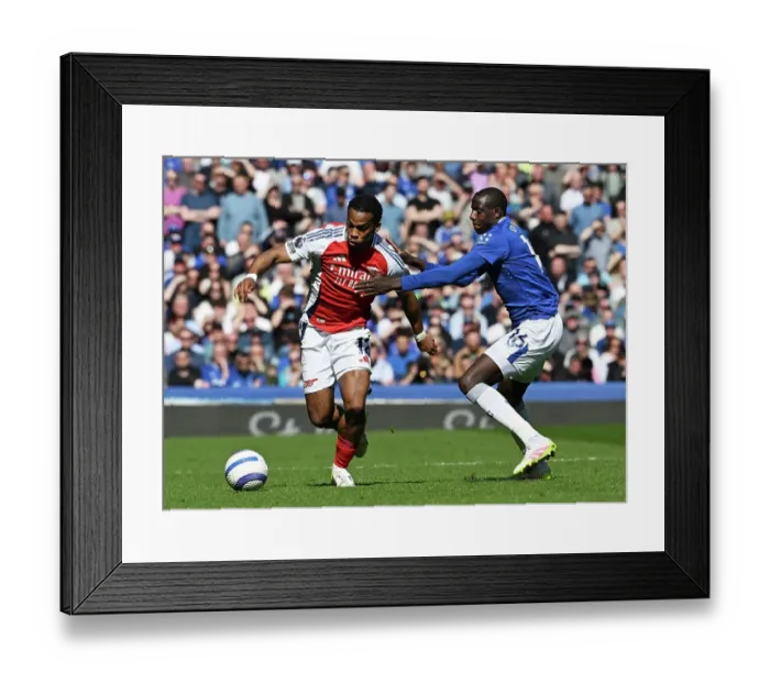 Framed Print : Everton FC v Arsenal FC - Premier League