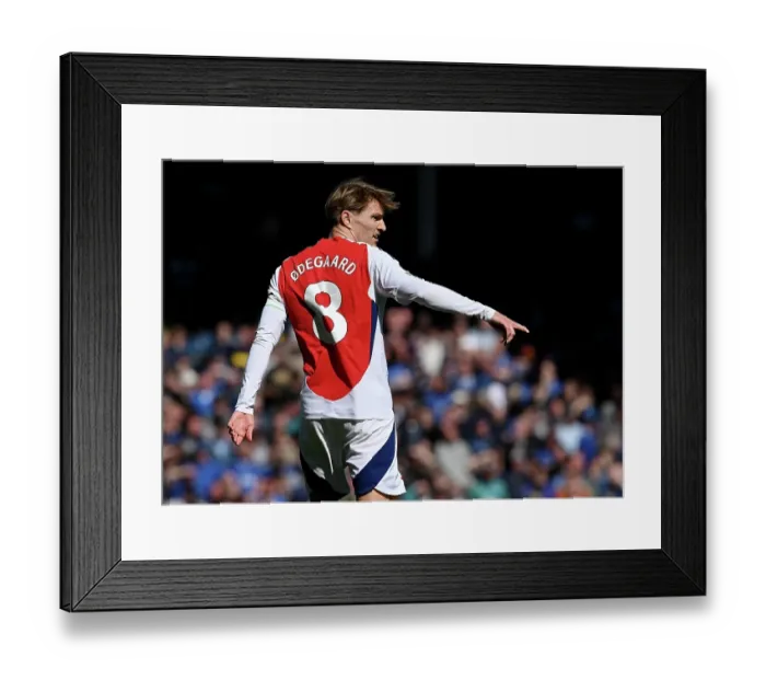 Framed Print : Everton FC v Arsenal FC - Premier League