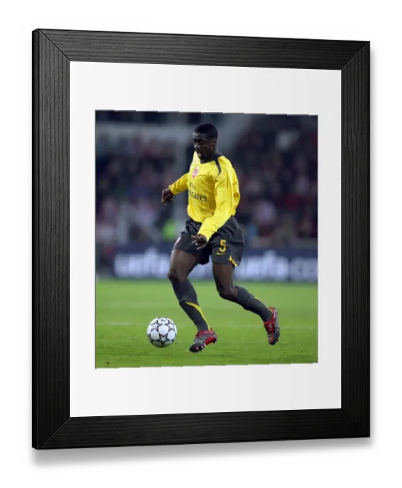 Framed Print : Kolo Toure's Victory: Arsenal's 1:0 Win Over PSV Eindhoven in the UEFA Champions League, 2007